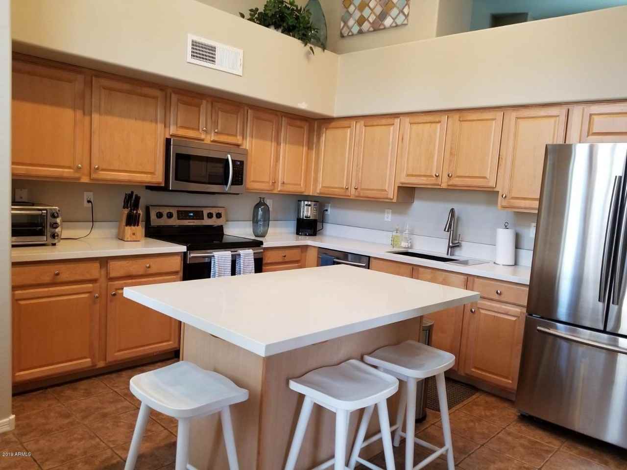 752 S Beck Ave - Photo 6 of 27