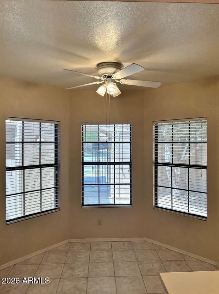 2363 W Comstock Dr - Photo 5 of 25
