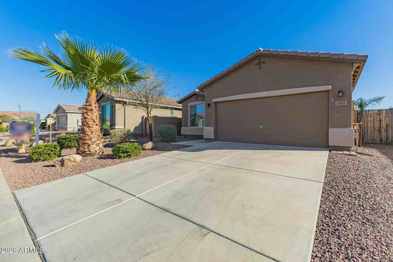 2057 W Kenton Way - Photo 3 of 33