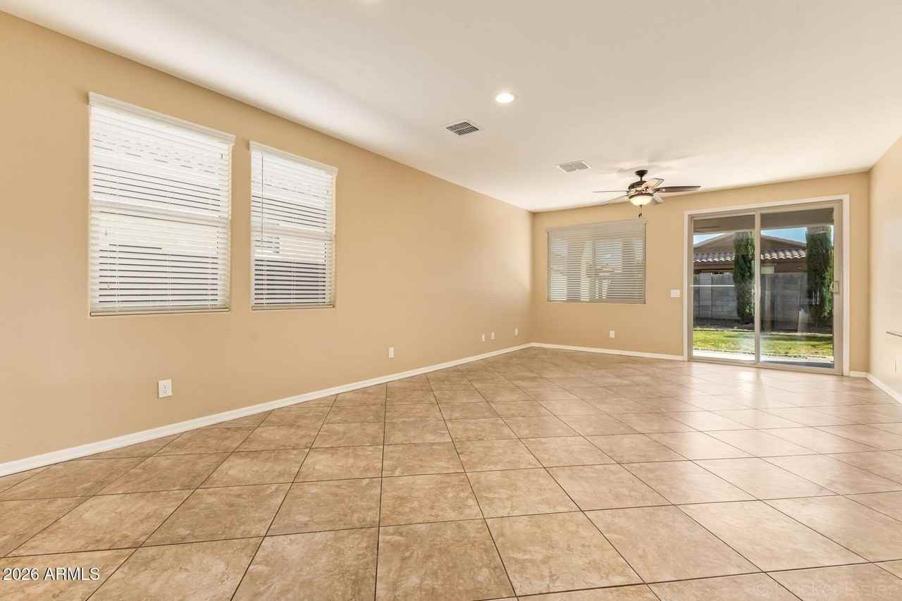 2057 W Kenton Way - Photo 5 of 33