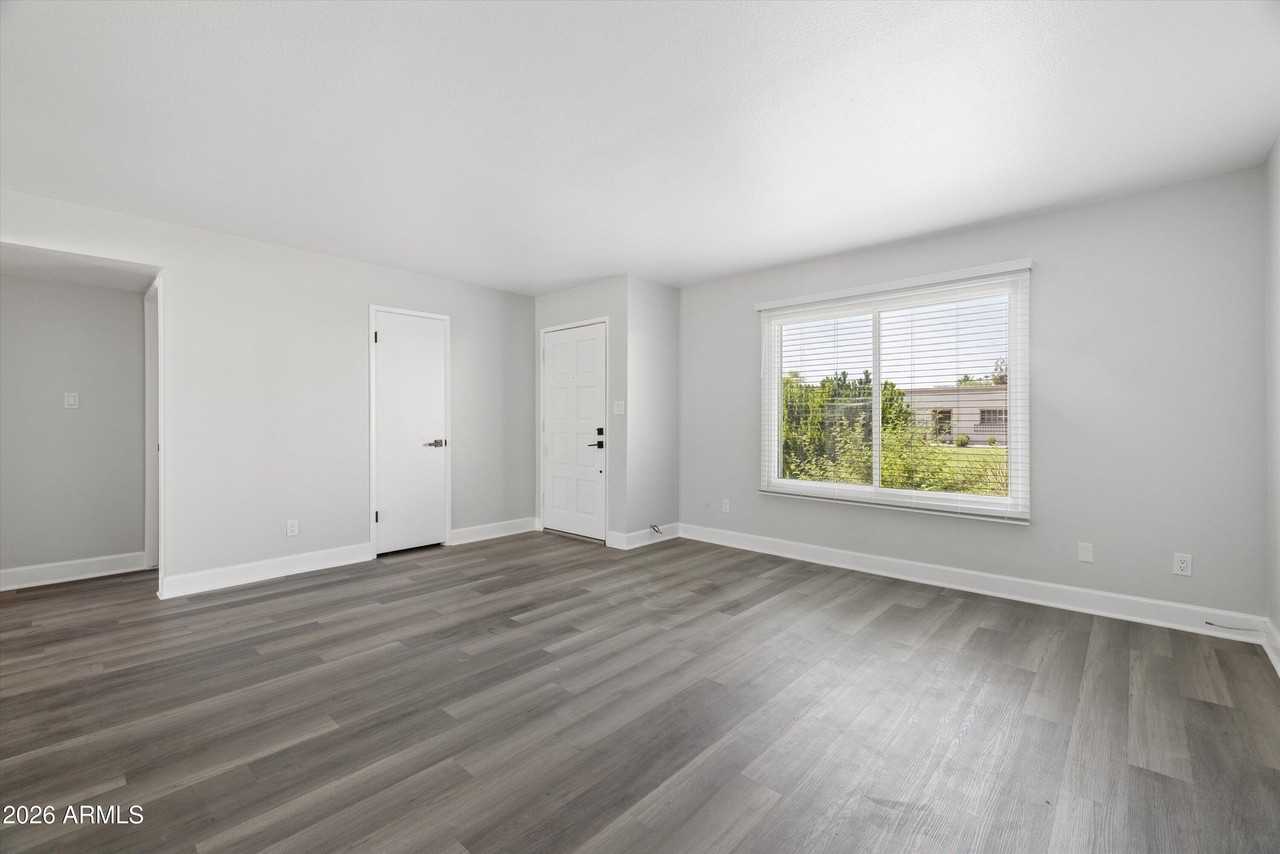5942 N 83rd St - Photo 4 of 39
