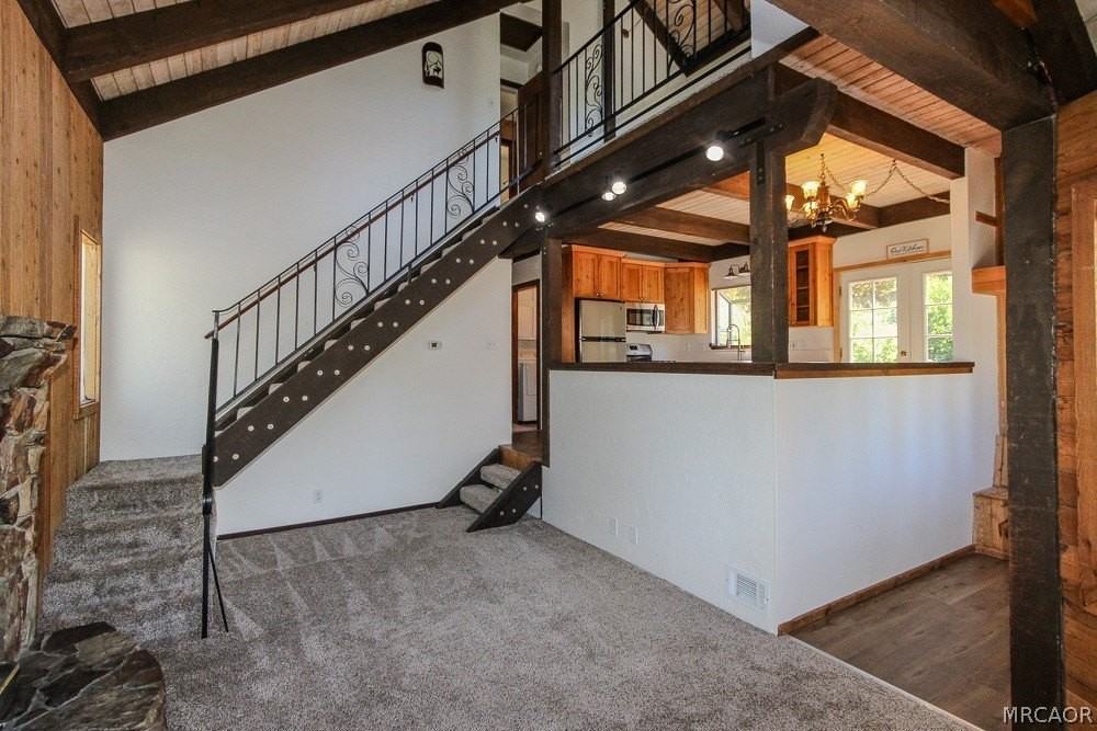 861 Tehama Dr - Photo 3 of 33