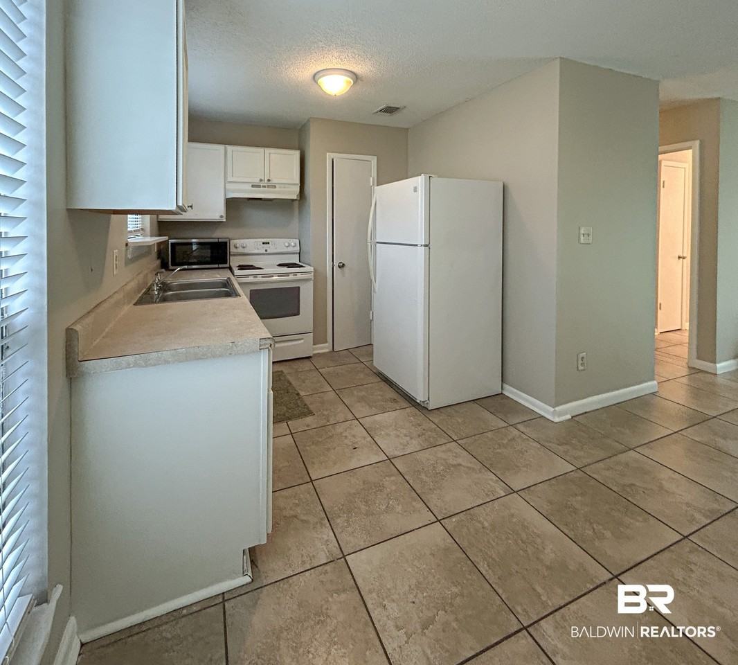 6410 Schoel Ln - Photo 2 of 9