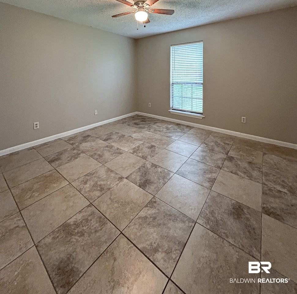 6410 Schoel Ln - Photo 6 of 9