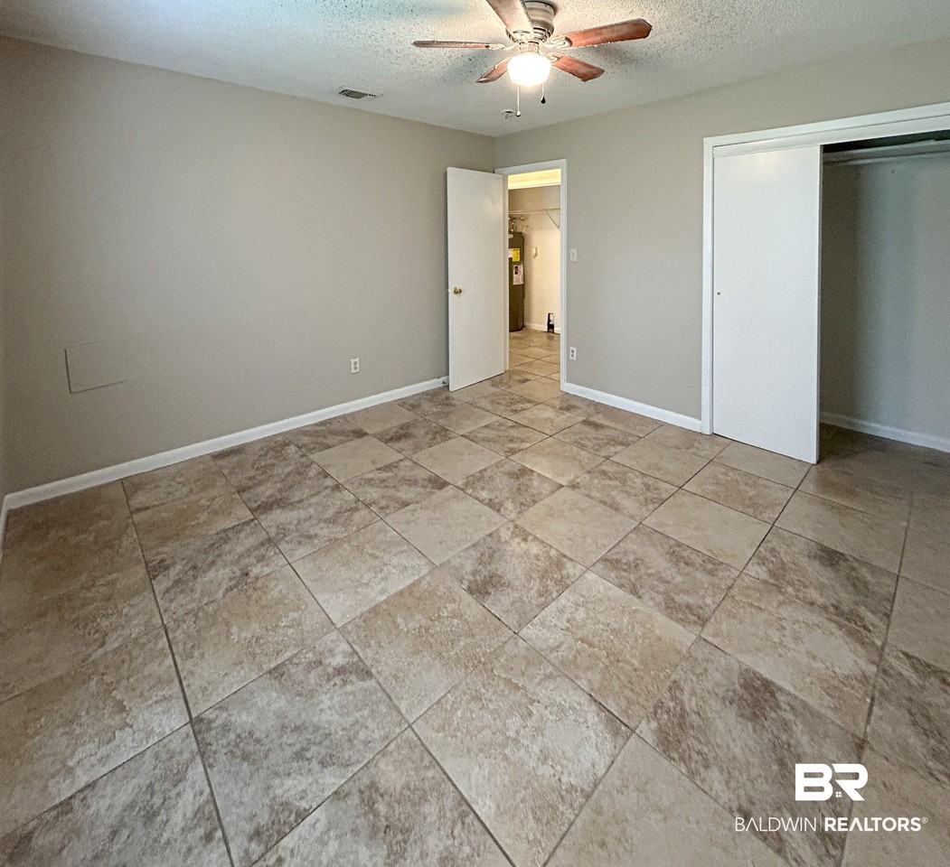 6410 Schoel Ln - Photo 7 of 9