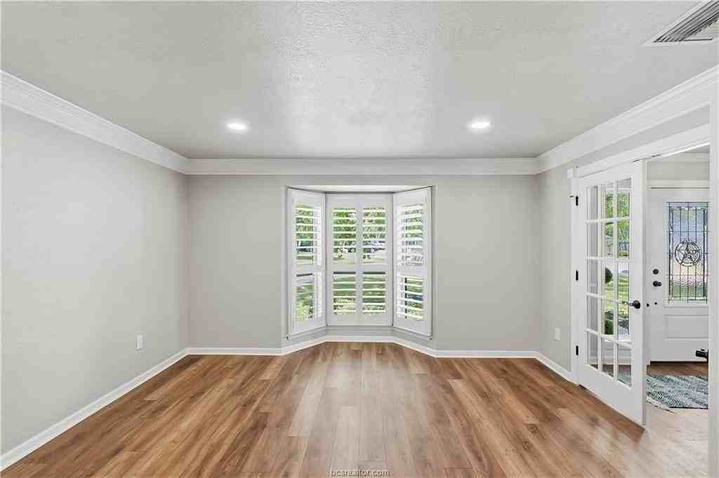 2801 Briar Grove Cir - Photo 7 of 49
