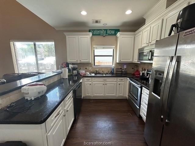 1705 Boardwalk Ct - Photo 4 of 19