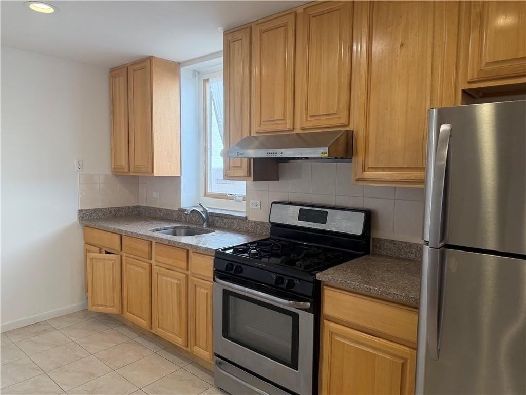 2035 Bay Ridge Pkwy #2R - Photo 4 of 11