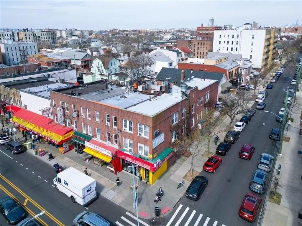 1249 Avenue U - Photo 5 of 7