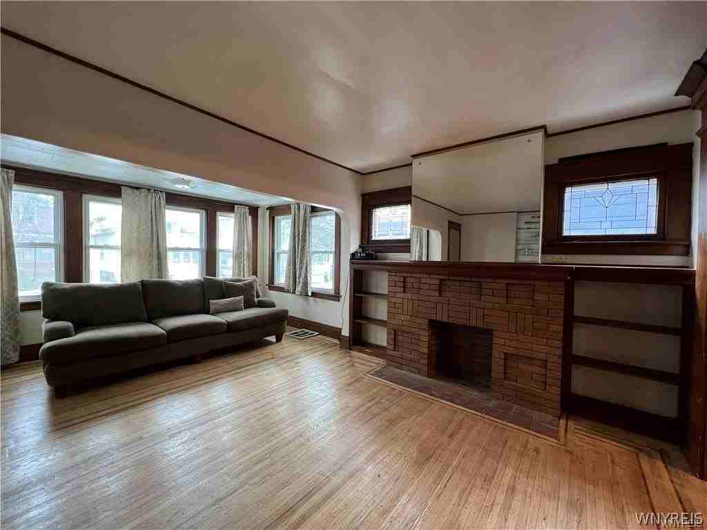 502 Lisbon Ave - Photo 2 of 12