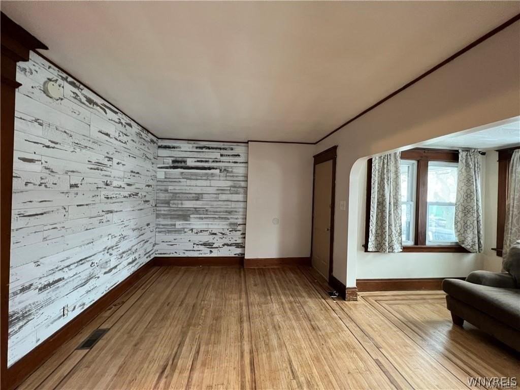 502 Lisbon Ave - Photo 6 of 12
