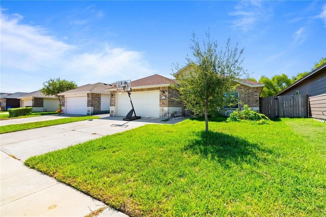 7329 Clapton Dr - Photo 3 of 25