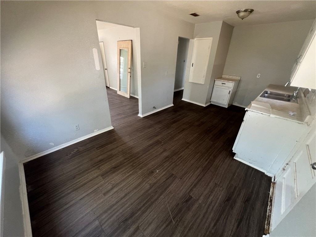 4913 Franklin Dr - Photo 3 of 11