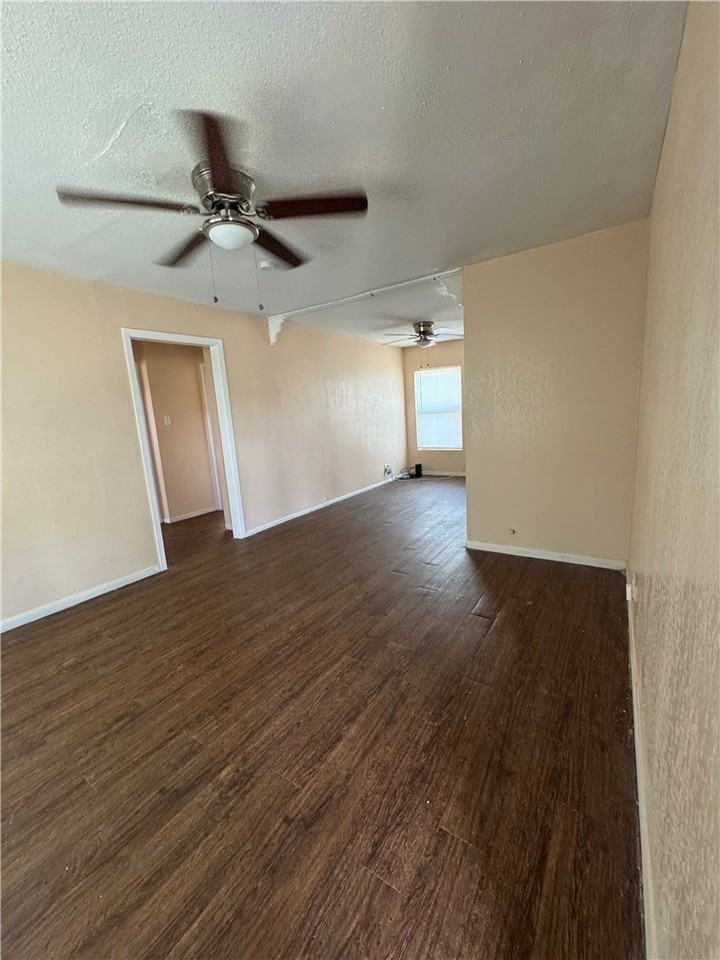 633 Robinson St #3 - Photo 2 of 3