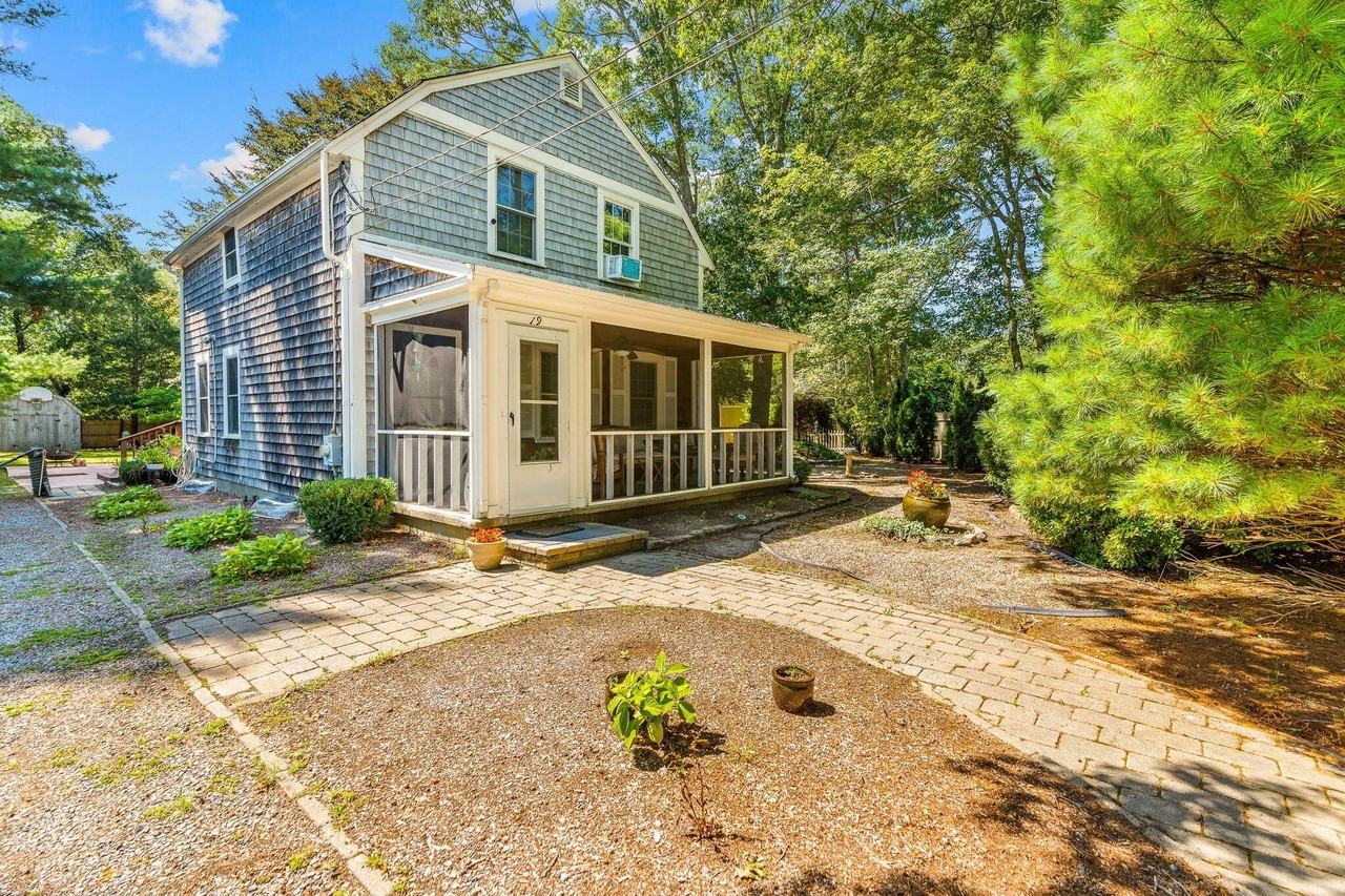 19 Rolling Acres Ln - Photo 2 of 37