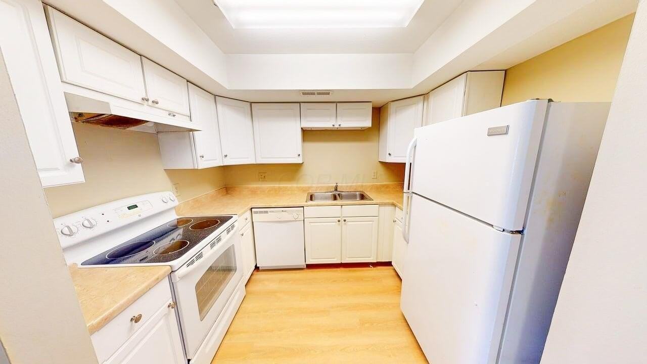 2064 Park Run Dr #C - Photo 3 of 10