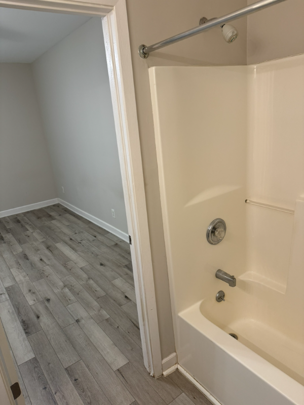 351 Chicago Rd #9 - Photo 7 of 15