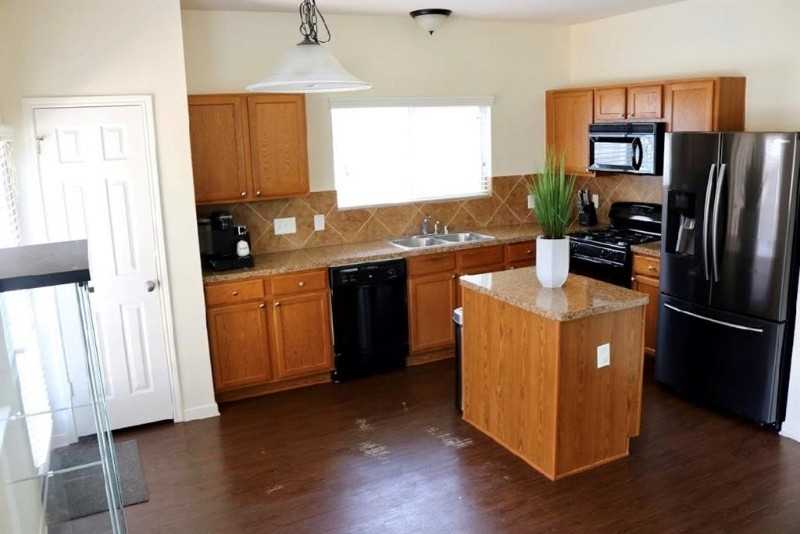 20706 Settlers Lake Cir N - Photo 4 of 24