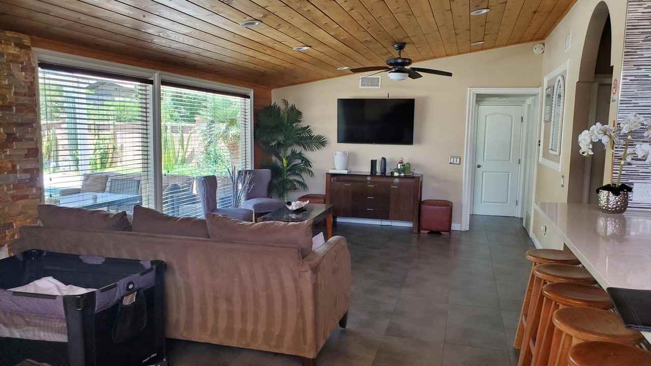71567 Mirage Rd - Photo 4 of 16
