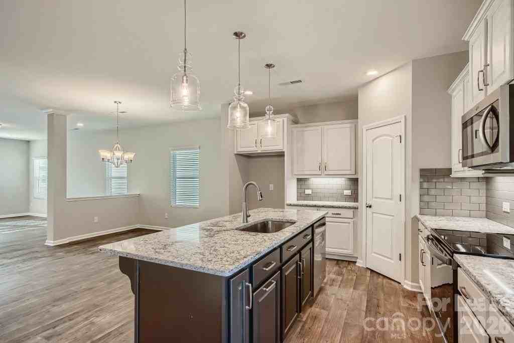 170 Fairfield Dr - Photo 6 of 28
