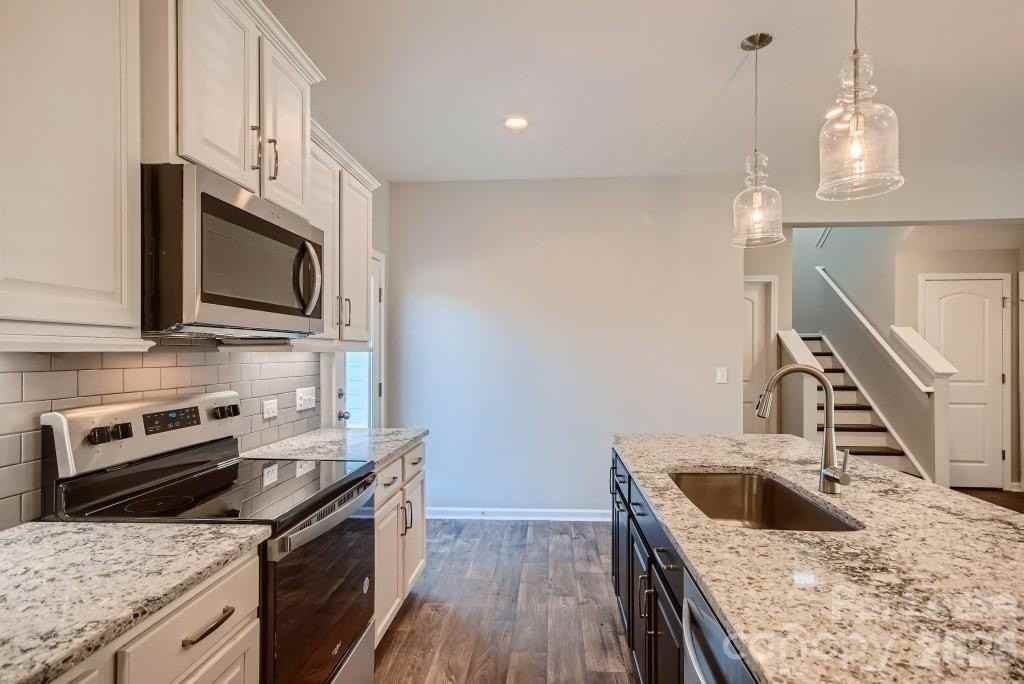 170 Fairfield Dr - Photo 7 of 28