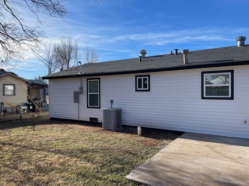 1632 Best Blvd - Photo 3 of 28