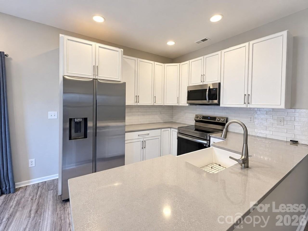 12222 Royal Castle Ct - Photo 2 of 37