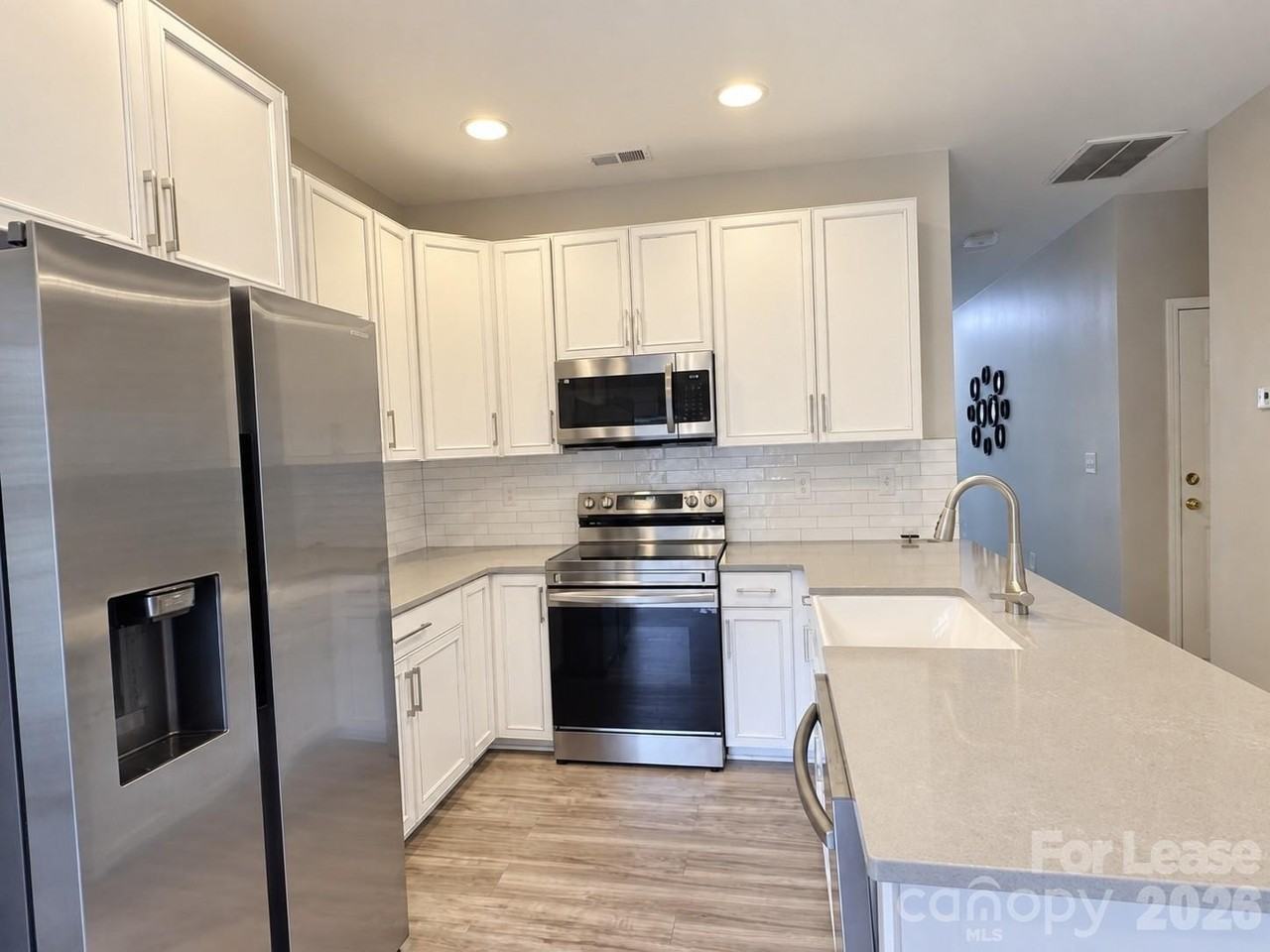 12222 Royal Castle Ct - Photo 3 of 37