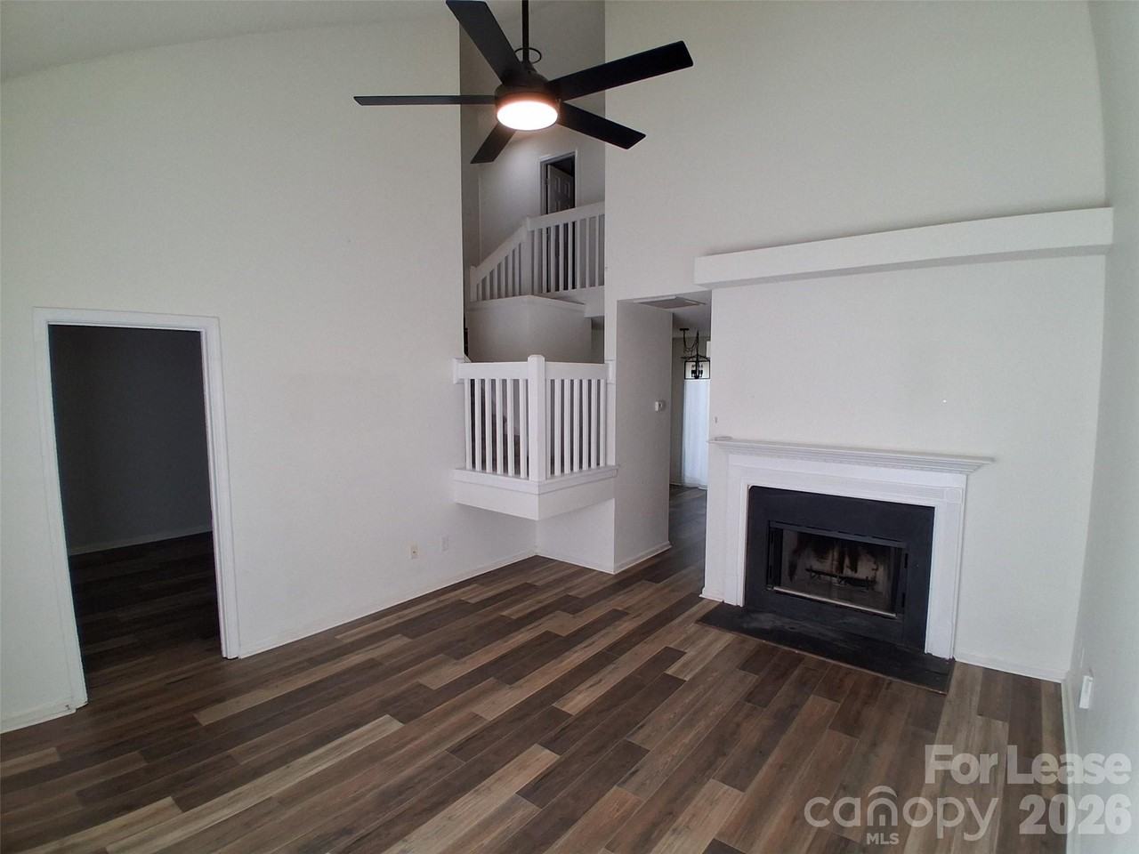 5721 Prescott Ct - Photo 3 of 12