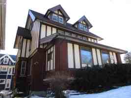 featured image of 149 E Gilman St #1