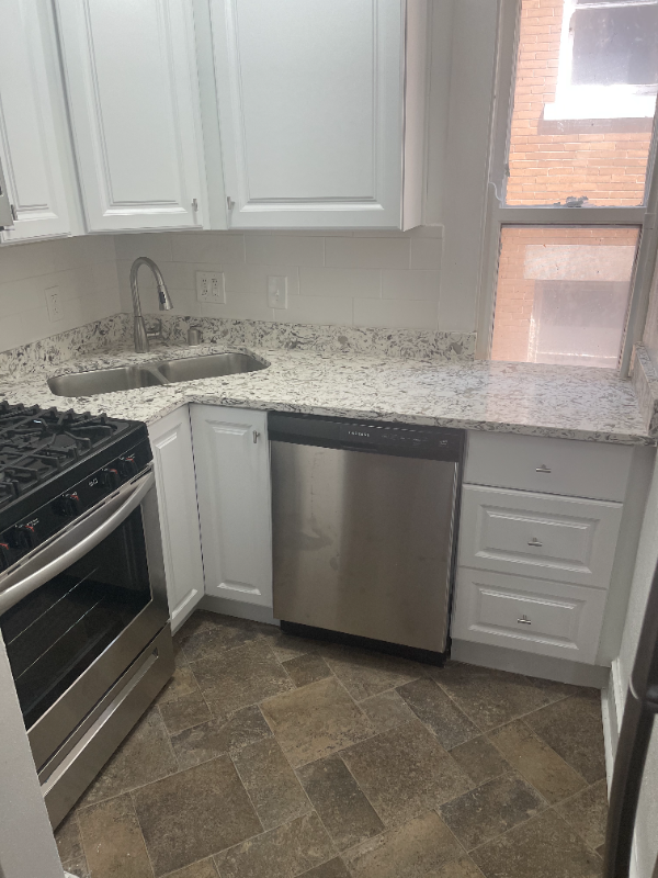 149 E Gilman St #1 - Photo 4 of 15