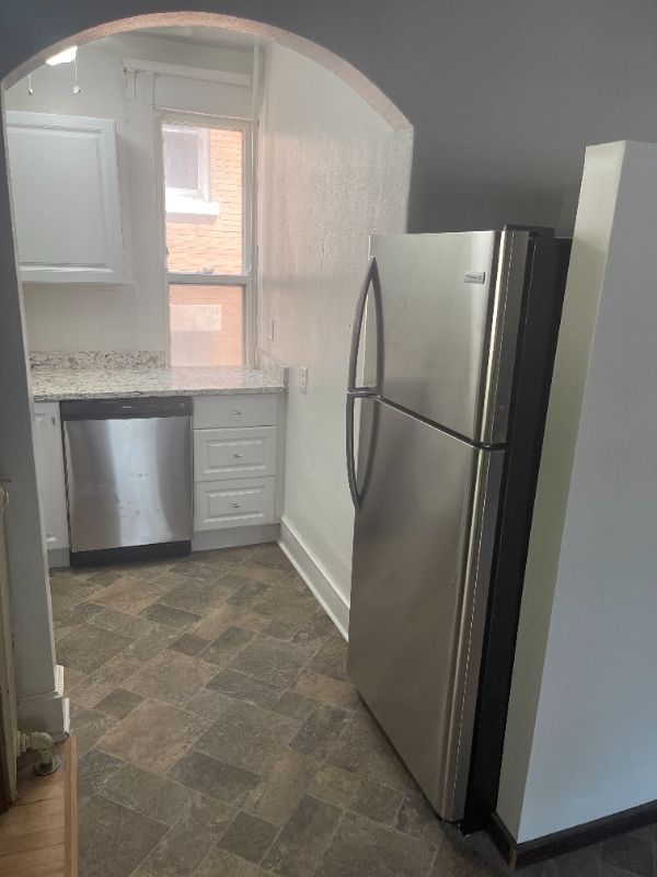 149 E Gilman St #1 - Photo 5 of 15