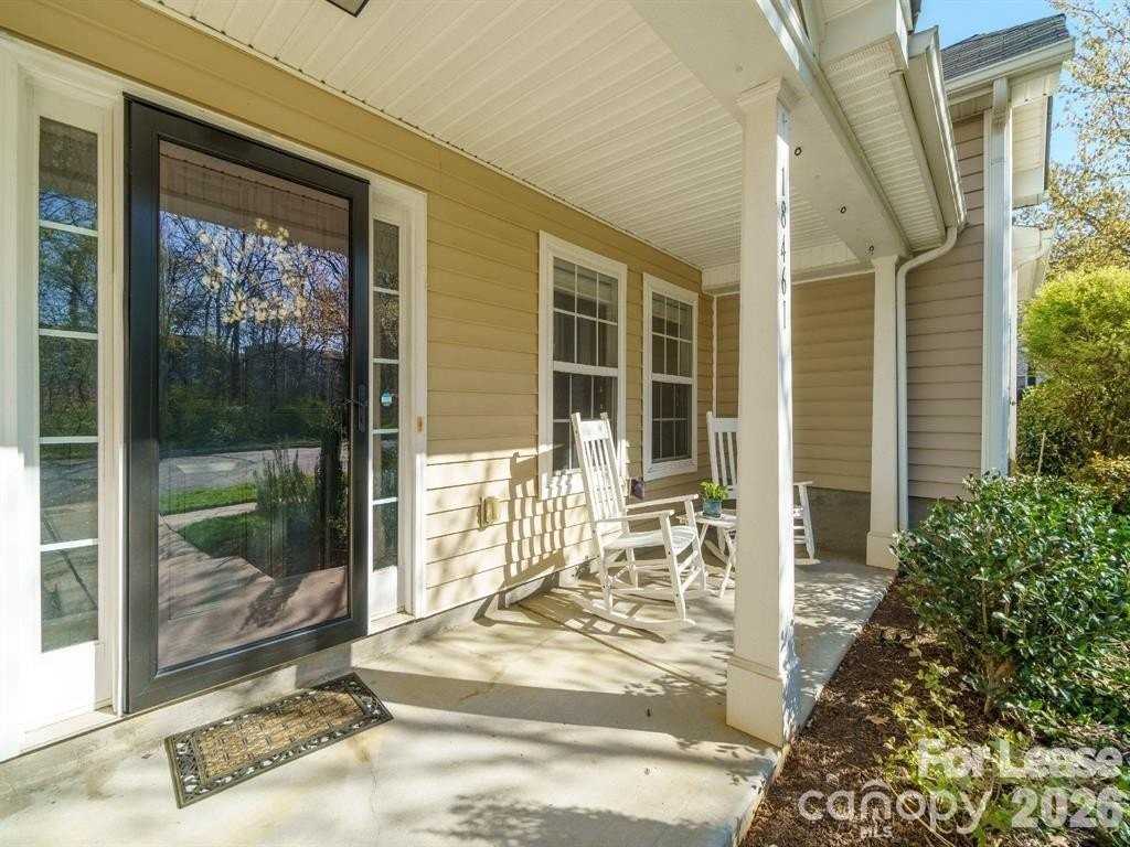 18461 Streamline Ct - Photo 2 of 23