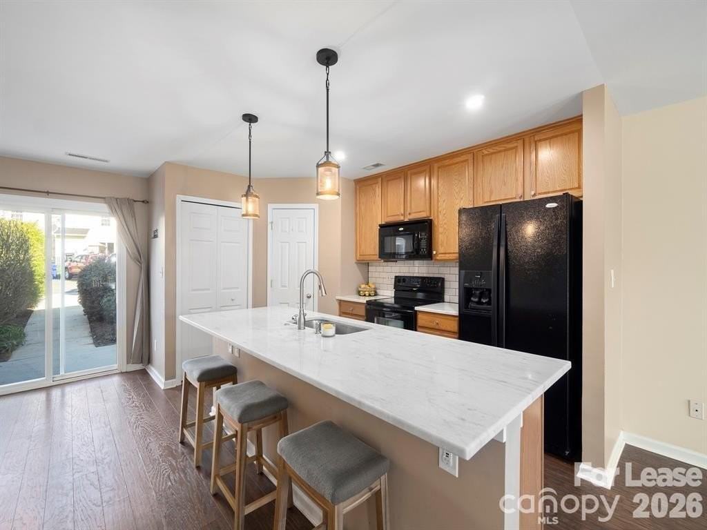 18461 Streamline Ct - Photo 4 of 23