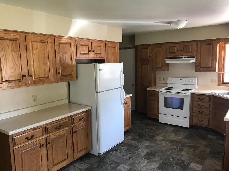 303 Locust St - Photo 2 of 9