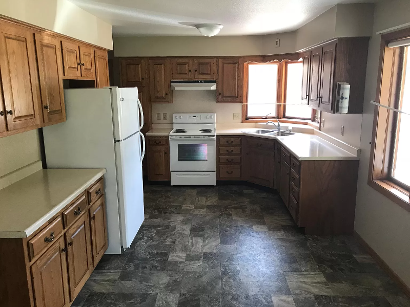 303 Locust St - Photo 3 of 9