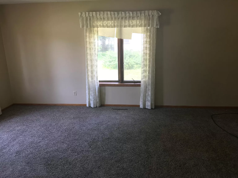 303 Locust St - Photo 5 of 9