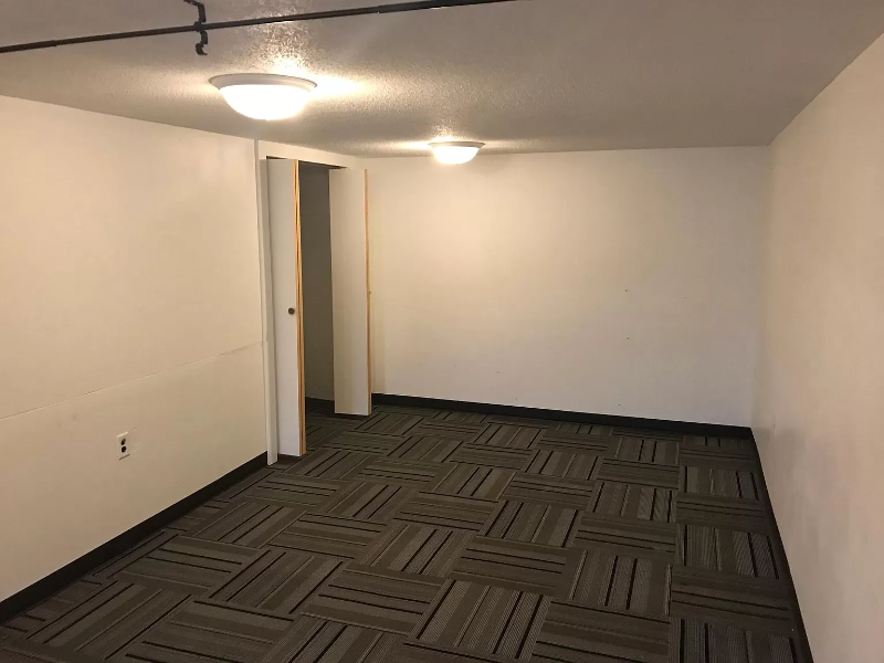 303 Locust St - Photo 6 of 9