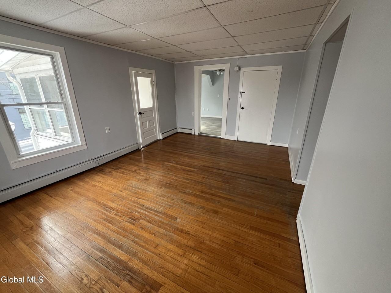 715 Hudson Ave #D - Photo 5 of 10
