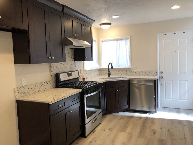 22822 Azalia Ln - Photo 4 of 15