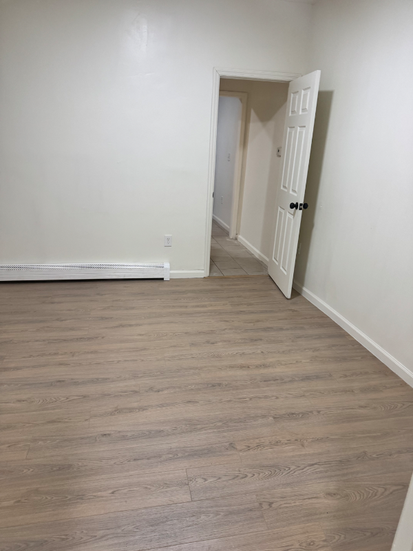 587 Grove St - Photo 5 of 11