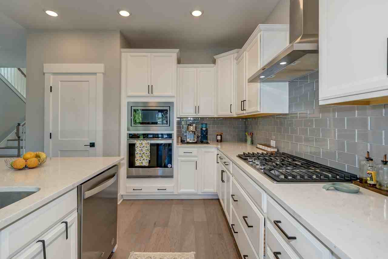 115 Sandy Bend Ln - Photo 6 of 17