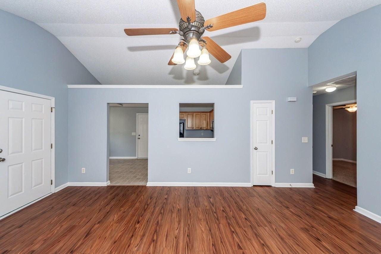 248 Trickle Dr - Photo 4 of 22