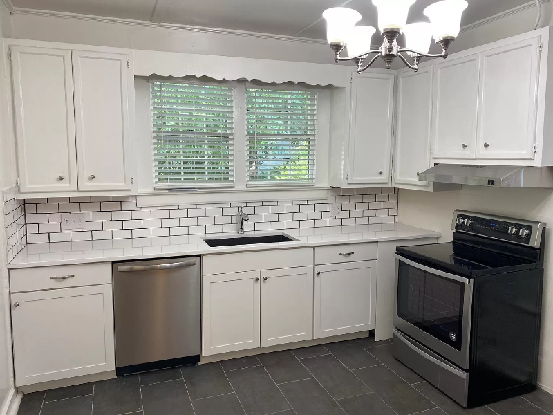 508 W Cameron Ave - Photo 3 of 10