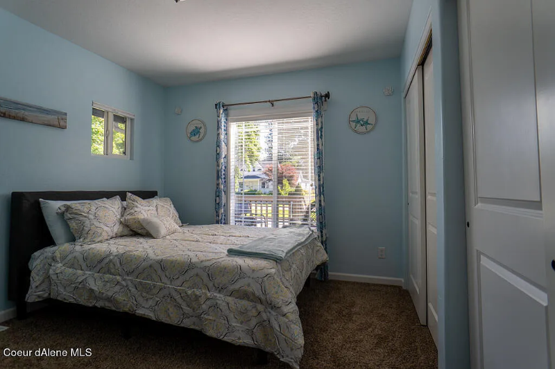 723 N Government Way - Photo 7 of 22