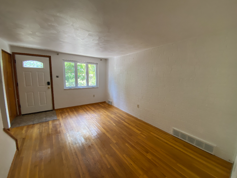 614 1st St - Photo 4 of 19