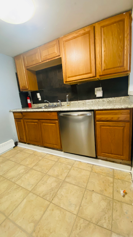 491 Morris St #FL2 - Photo 3 of 5