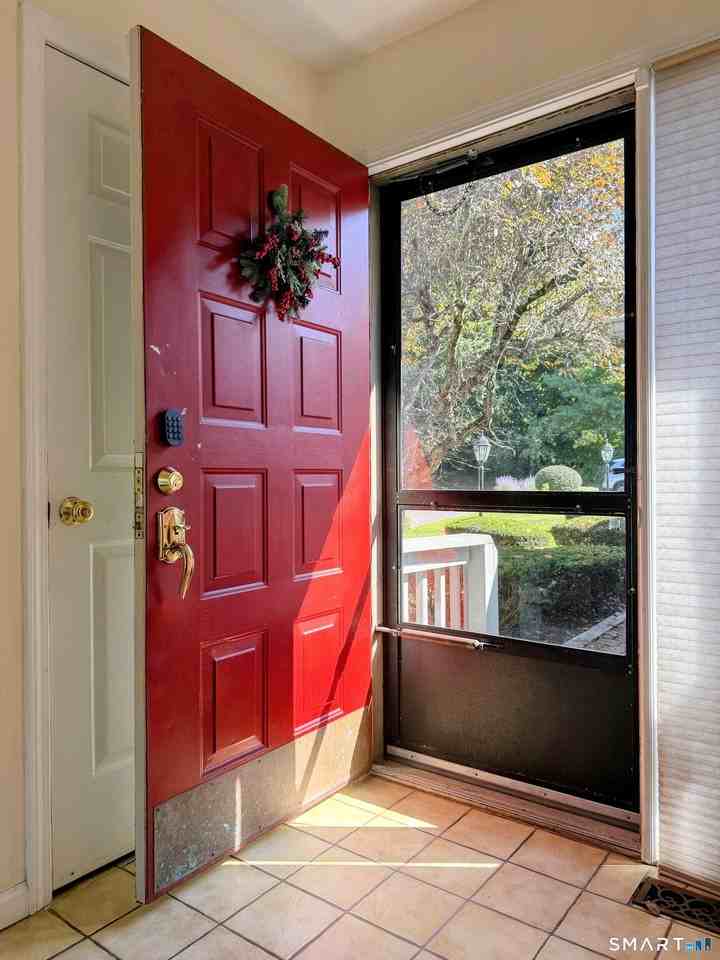6 Ledgewood Dr #6 - Photo 7 of 32
