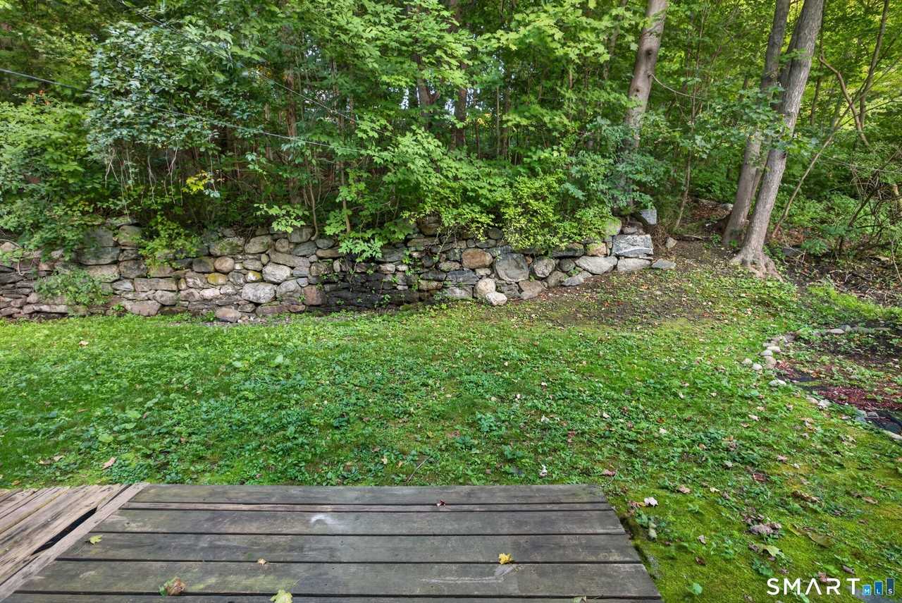 11B Maple Ave - Photo 4 of 26