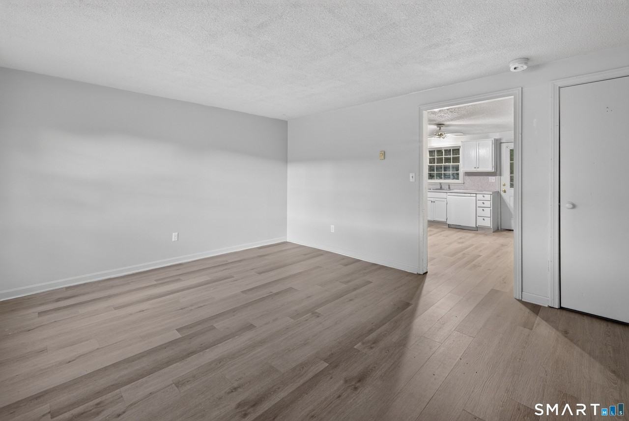 11B Maple Ave - Photo 6 of 26